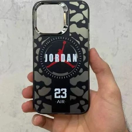 قاب گوشی آیفون طرح ایر جردن (Air Jordan) | بدنه ضدضربه و پشتیبانی از MagSafe
